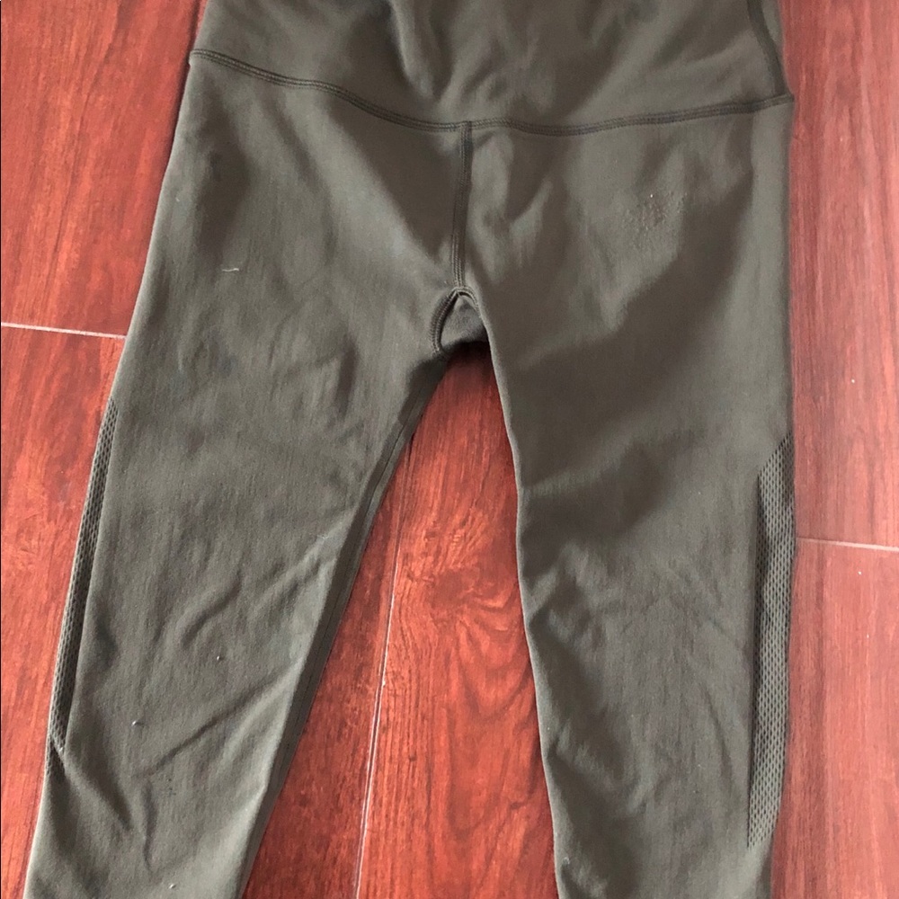Lululemon Crops Size 8